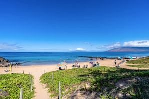 Una playa cerca