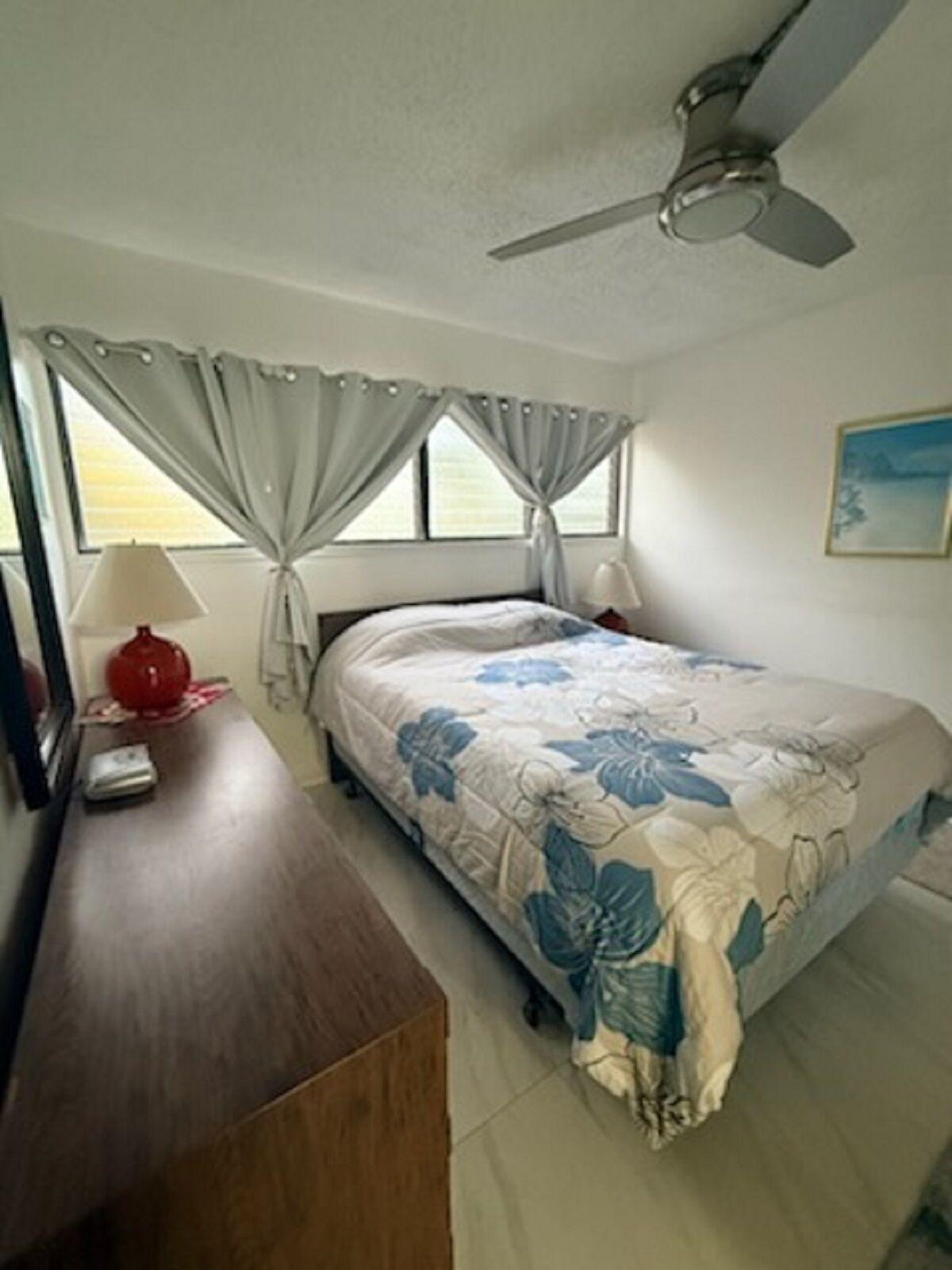 1 slaapkamer, een strijkplank/strijkijzer, gratis wifi, beddengoed