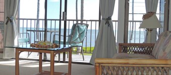 ALOHA OceanFront Condo w.A/C,  Molokai, Hawaii Watch whales Dec-April.