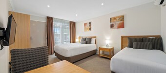 New Crossing Place Motel & Apartments