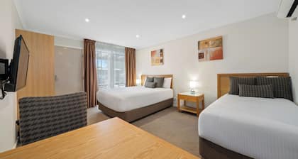 New Crossing Place Motel & Apartments