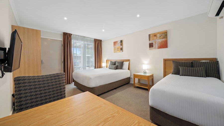 New Crossing Place Motel & Apartments