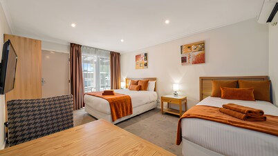 New Crossing Place Motel & Apartments