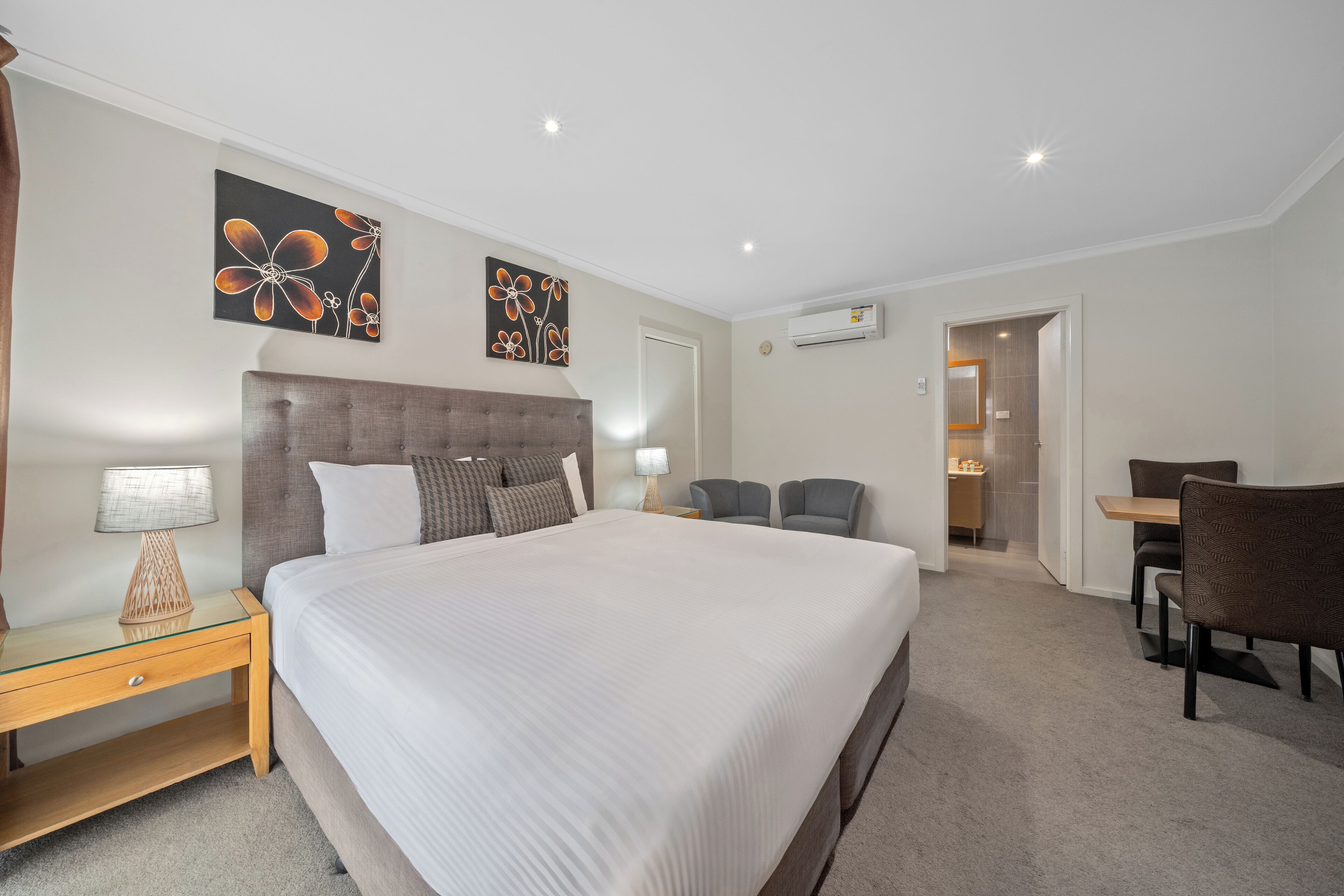 Deluxe King | Blackout drapes, iron/ironing board, free WiFi, bed sheets