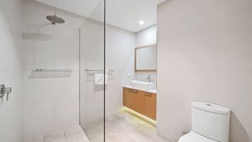 1 Bedroom Twin Apartment | Bathroom
