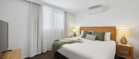 1 Bedroom Executive Apartment | 2 bedrooms, blackout drapes, iron/ironing board, free WiFi