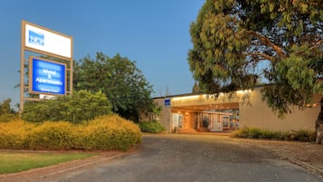 Fachada de la propiedad