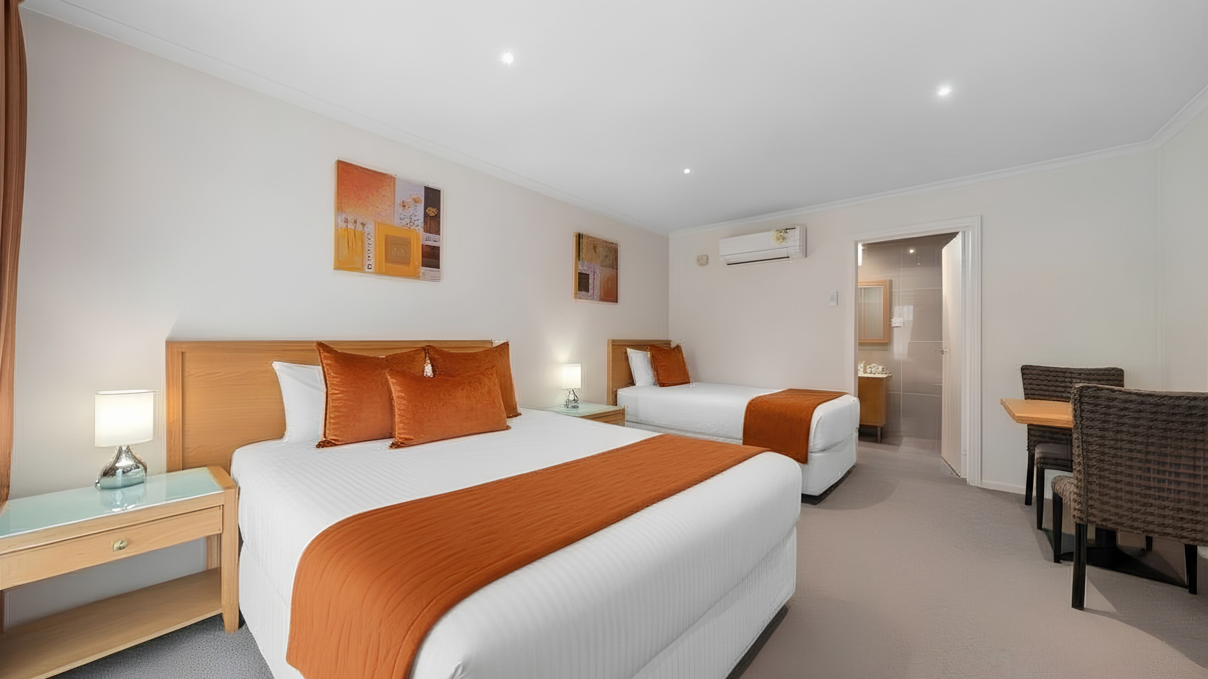 Deluxe Twin kamer | Verduisterende gordijnen, een strijkplank/strijkijzer, gratis wifi