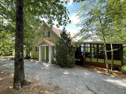 Cottage in the Cove - Privacy / View / Screened Porch / Outdoor Cooking / Dock