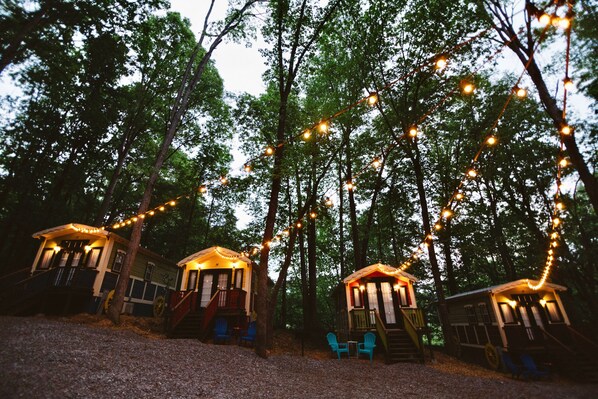 Exterior - #15 Queenie - Gypsy Cottage (Sevierville)