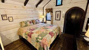 1 bedroom, iron/ironing board, WiFi - #11 Mina - *New KitchenTiny Home Cottage (Sevierville)