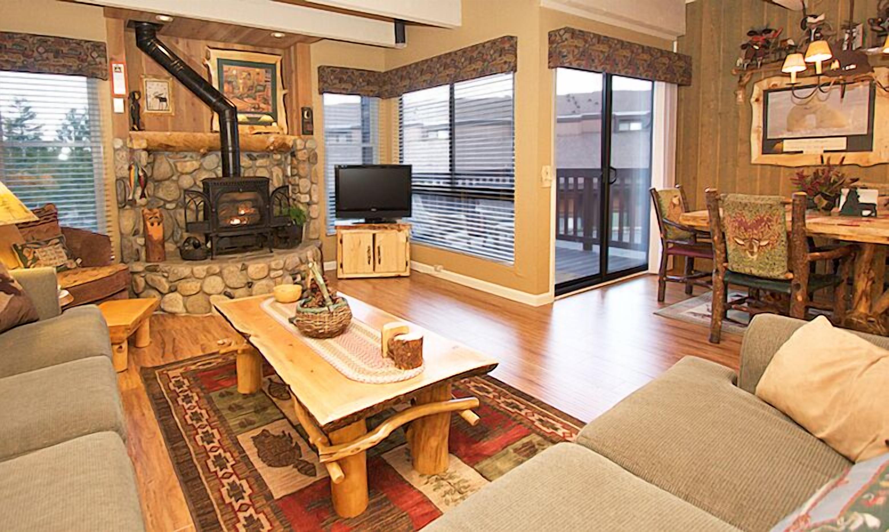 Premium Aspen Styled 3 Bedroom 2 Bath Condo Next to Village