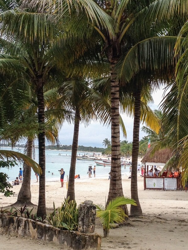 Beach nearby, sun loungers, beach towels