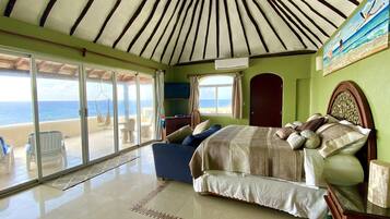 3 bedrooms, in-room safe, travel cot, WiFi