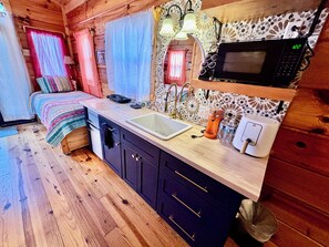 1 bedroom, iron/ironing board, WiFi