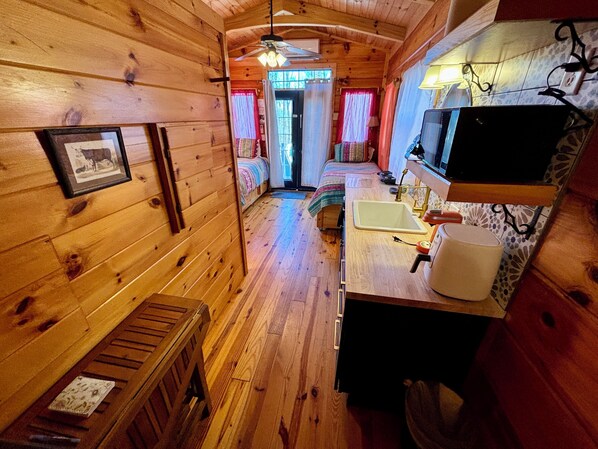 1 bedroom, iron/ironing board, WiFi