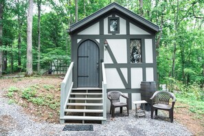 Exterior - #8 Helga - Tiny Home Cottage (Sevierville)