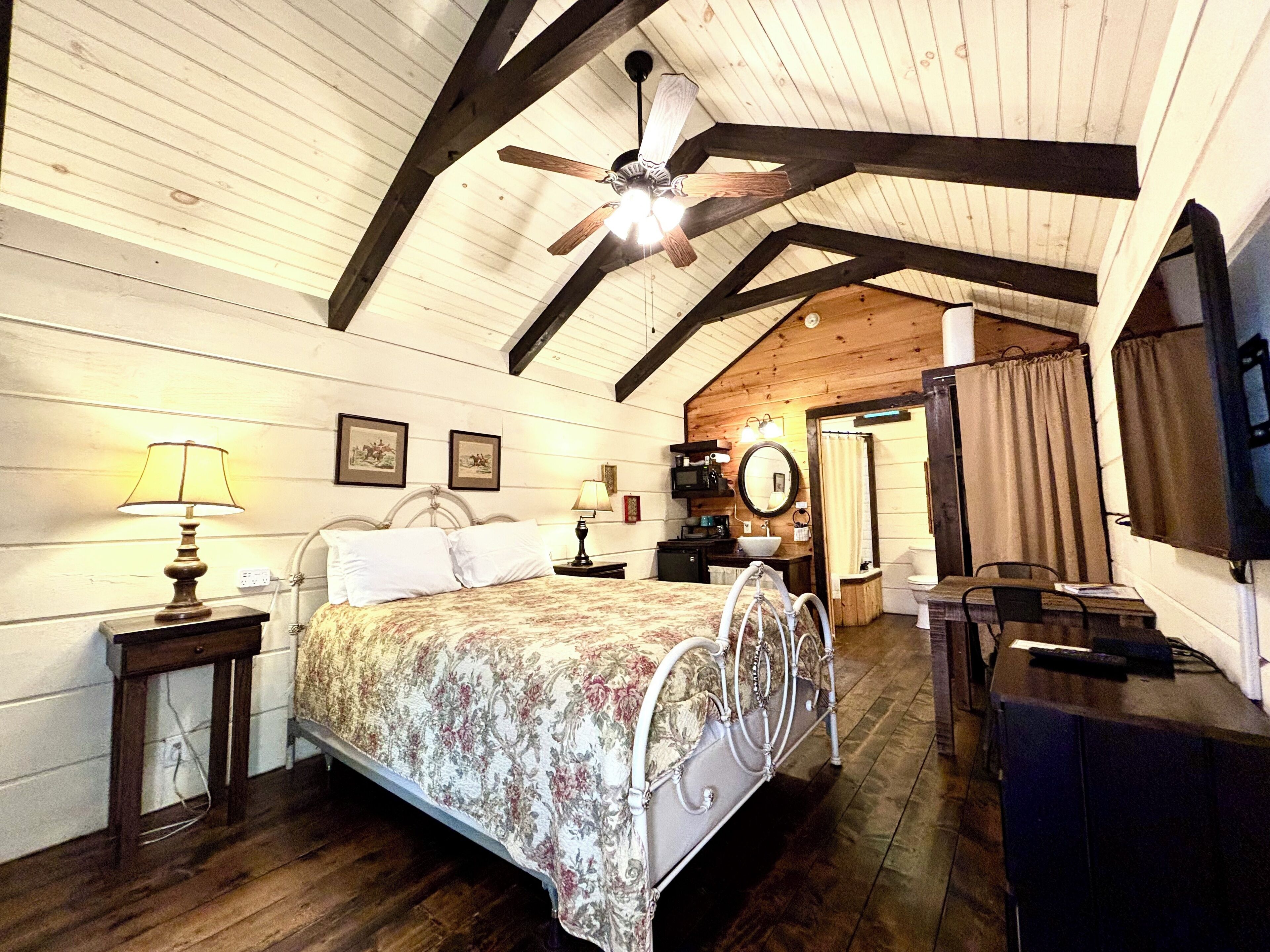 1 soverom, strykejern/-brett, wi-fi og sengetøy