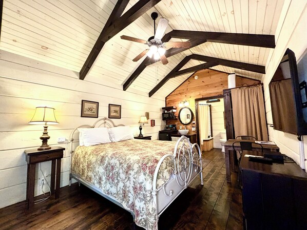 1 bedroom, iron/ironing board, WiFi, bed sheets - #8 Helga - Tiny Home Cottage (Sevierville)