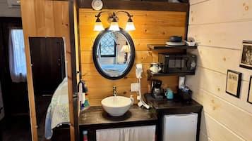 1 bedroom, iron/ironing board, WiFi