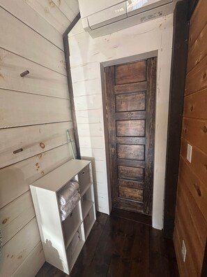 Interior - #4 Stella - Tiny Home Cottage (Sevierville)