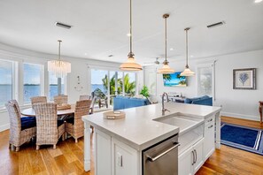 Interior - Bayfront Luxury Home! Dock, Pool, Rooftop Deck, Near Beach - Beach to Bay (Bradenton Beach)