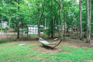 Property grounds - #12 Carlotta - Tiny Home Cottage (Sevierville)