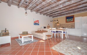 TV, fireplace - Cozy home in Monzambano (MN) with WiFi (Monzambano (MN))