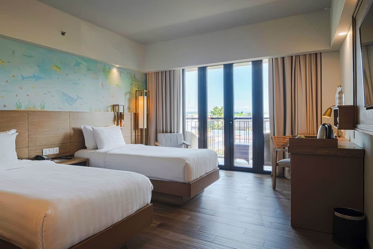 Superior Twin kamer | Luxe beddengoed, een minibar, een kluis op de kamer, een bureau