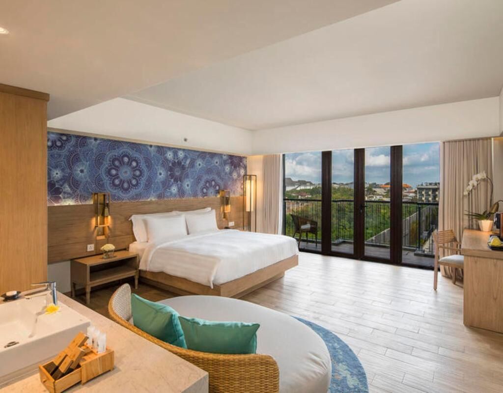 Premium bedding, minibar, in-room safe, desk