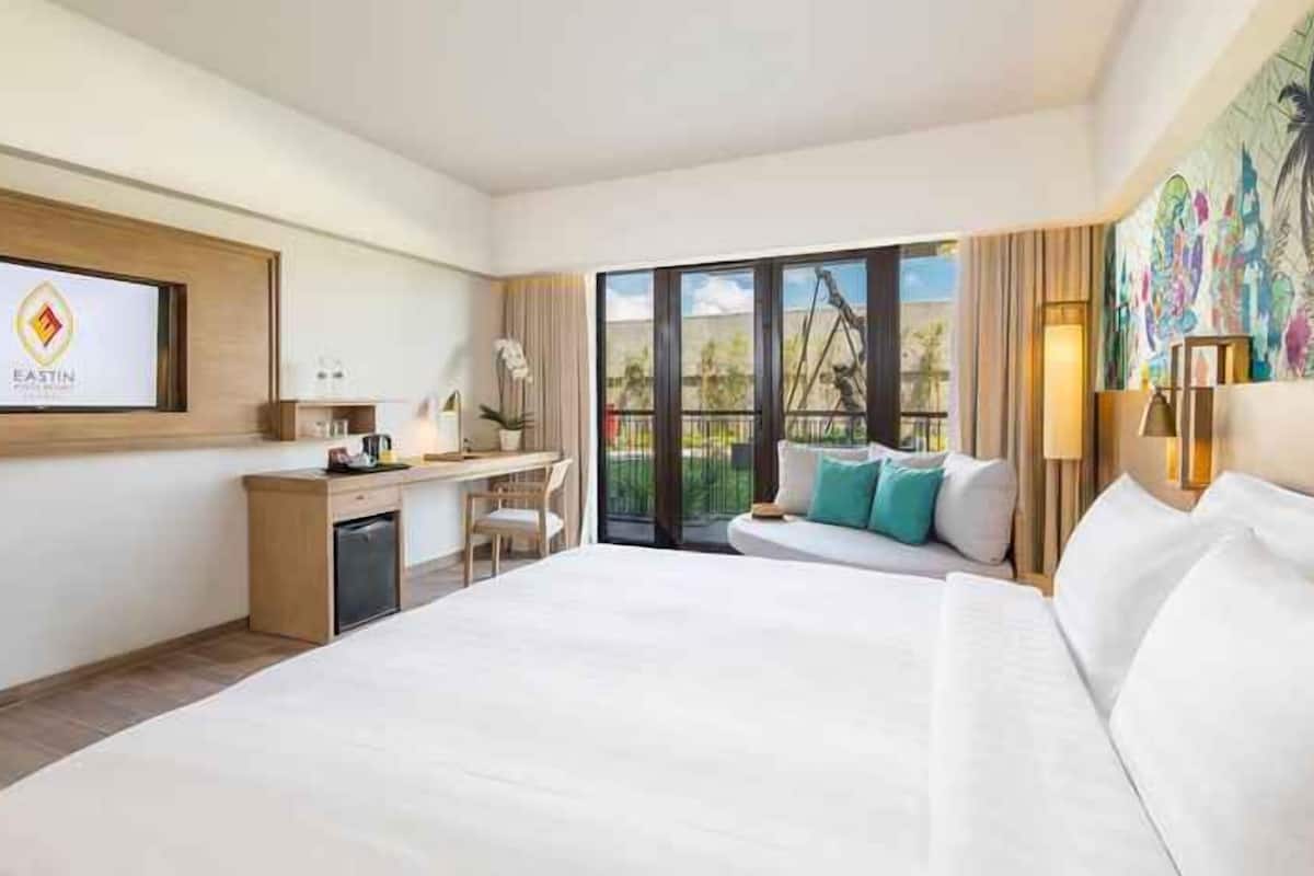 Roupas de cama premium, frigobar, cofres nos quartos, escrivaninha