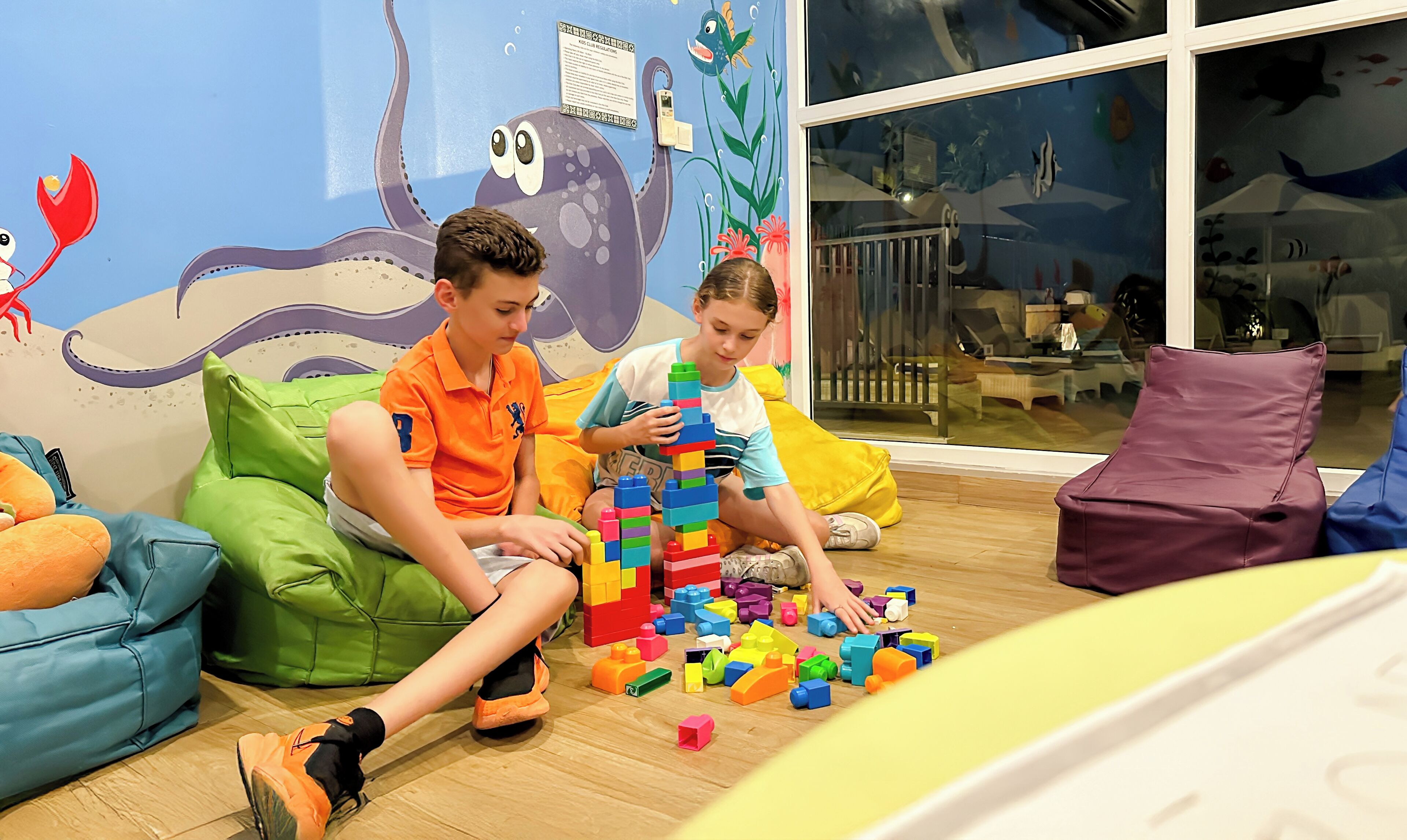 子供用の遊び場 - 屋内