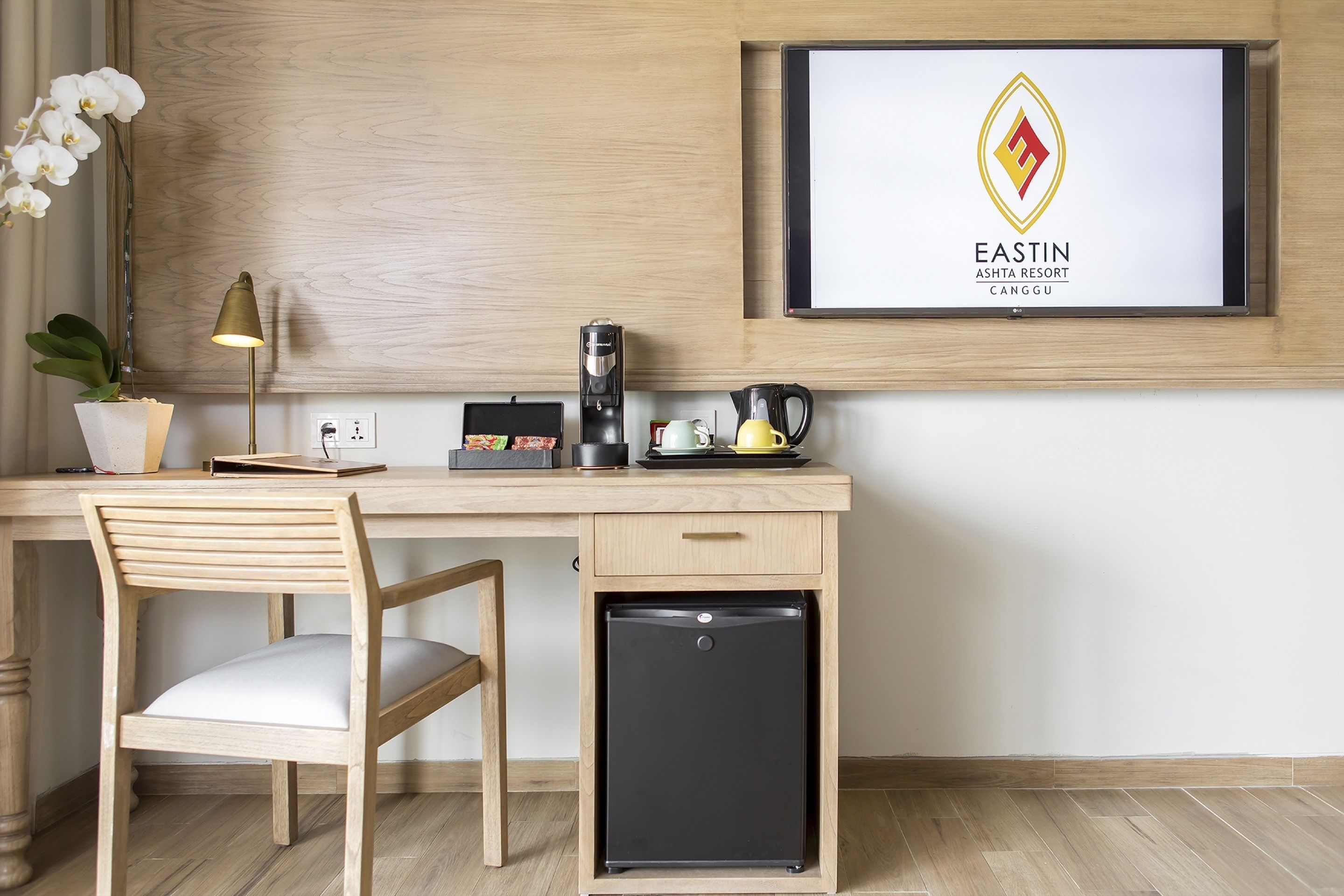 premium deluxe | premium bedding, minibar, in-room safe, desk