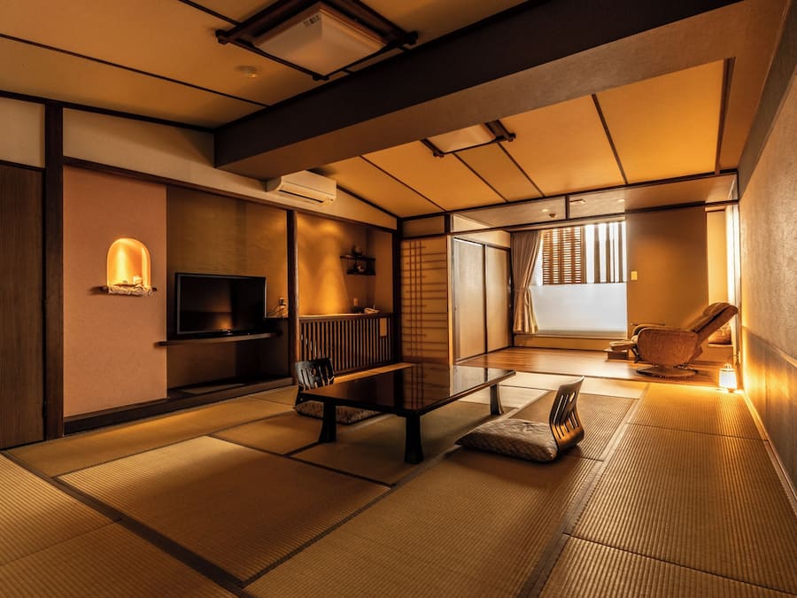 Premier Room, Non Smoking, Bathtub | Minibar, in-room safe