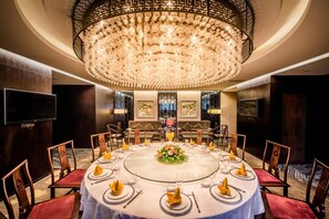 Breakfast, lunch and dinner served - Xiang Yun Sha Garden Hotel (Foshan)