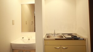 Family House, 3 Bedrooms | Private kitchenette - GUESTHOUSE HIROFUMI (Kyoto)