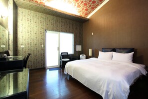 Standard Double Room | Desk, blackout drapes, rollaway beds, free WiFi - Cyuan Tang Hot Spring Hotel (Jiaoxi)