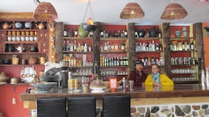 Bar (on property) - Nirvana Hotel - Hostel (Gannan Tibetan)