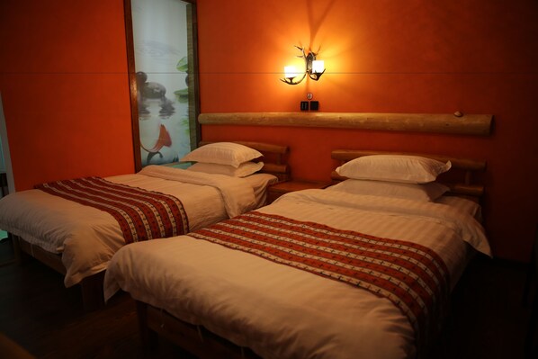 Desk, free WiFi, bed sheets, wheelchair access - Nirvana Hotel - Hostel (Gannan Tibetan)