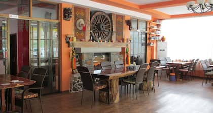 Nirvana Hotel - Hostel