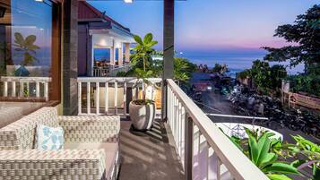 Executive Room, Ocean View | Living area | LED TV