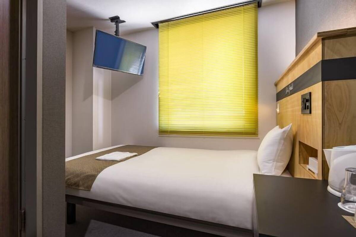 WiFi (free), bed sheets