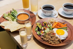 Tägliches nach Wunsch zubereitetes Frühstück gegen Gebühr