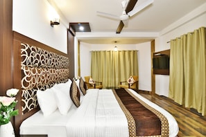 Superior Room | Desk, rollaway beds, free WiFi - Kapoor Resort (Manali)