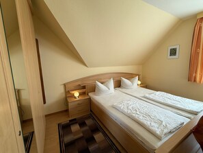 1 bedroom, WiFi - Apartment Type 2 - Holiday House "Karsten" (Karlshagen)