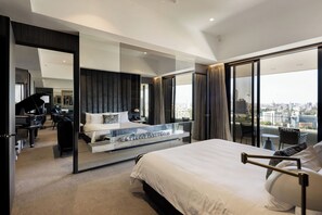 1 chambre, minibar, coffres-forts dans les chambres, bureau