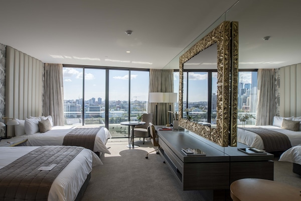 Phòng Suite (River City Twin with Free Wifi) | 1 phòng ngủ, minibar, két bảo mật tại phòng, bàn
