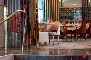 Daily full breakfast (AUD 35 per person)