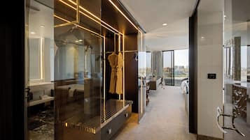 1 bedroom, minibar, in-room safe, desk