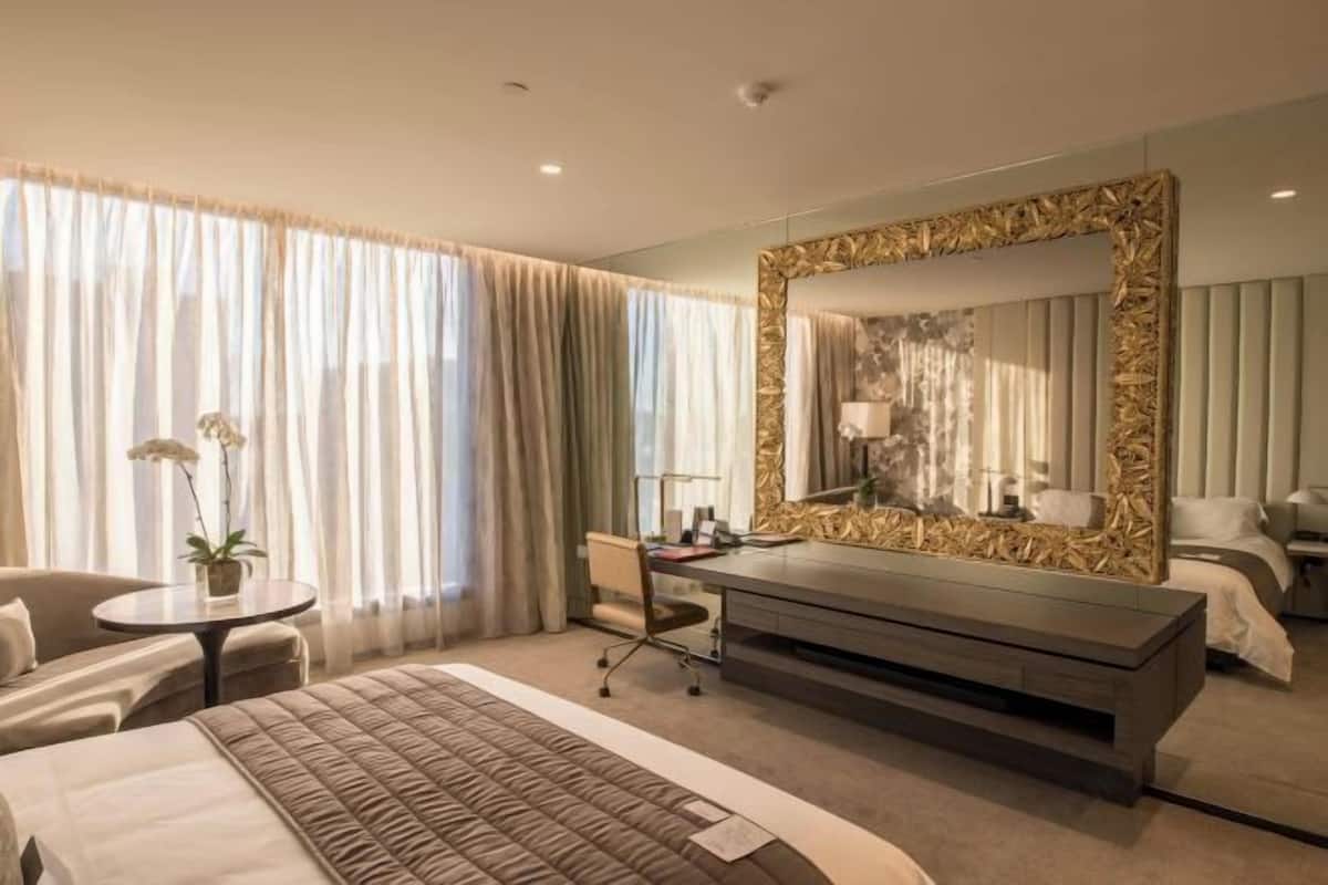 1 slaapkamer, een minibar, een kluis op de kamer, een bureau